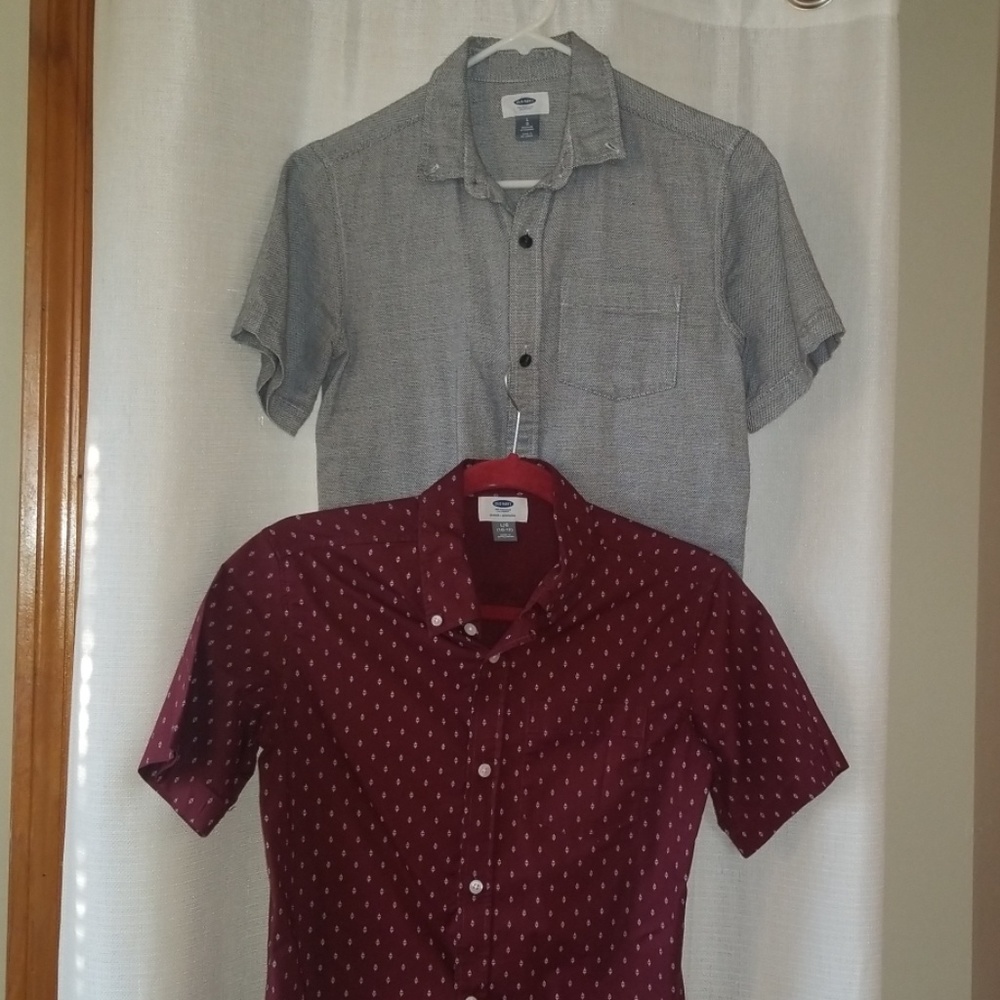 2 old Navy short sleeve shirts